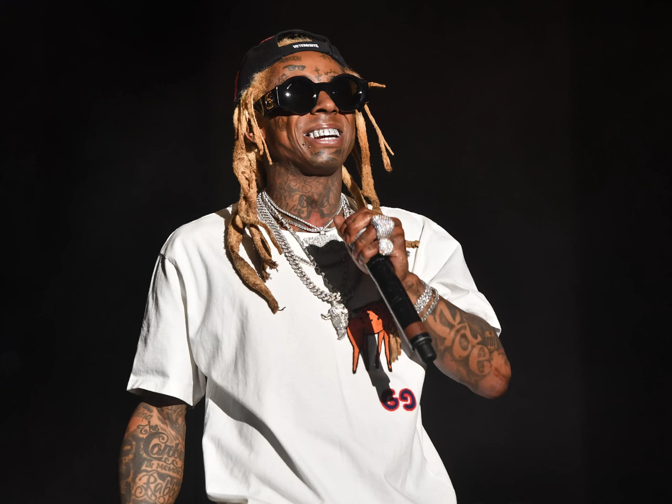 With Former Classmates, Lil Wayne Hosts A High School Reunion Party