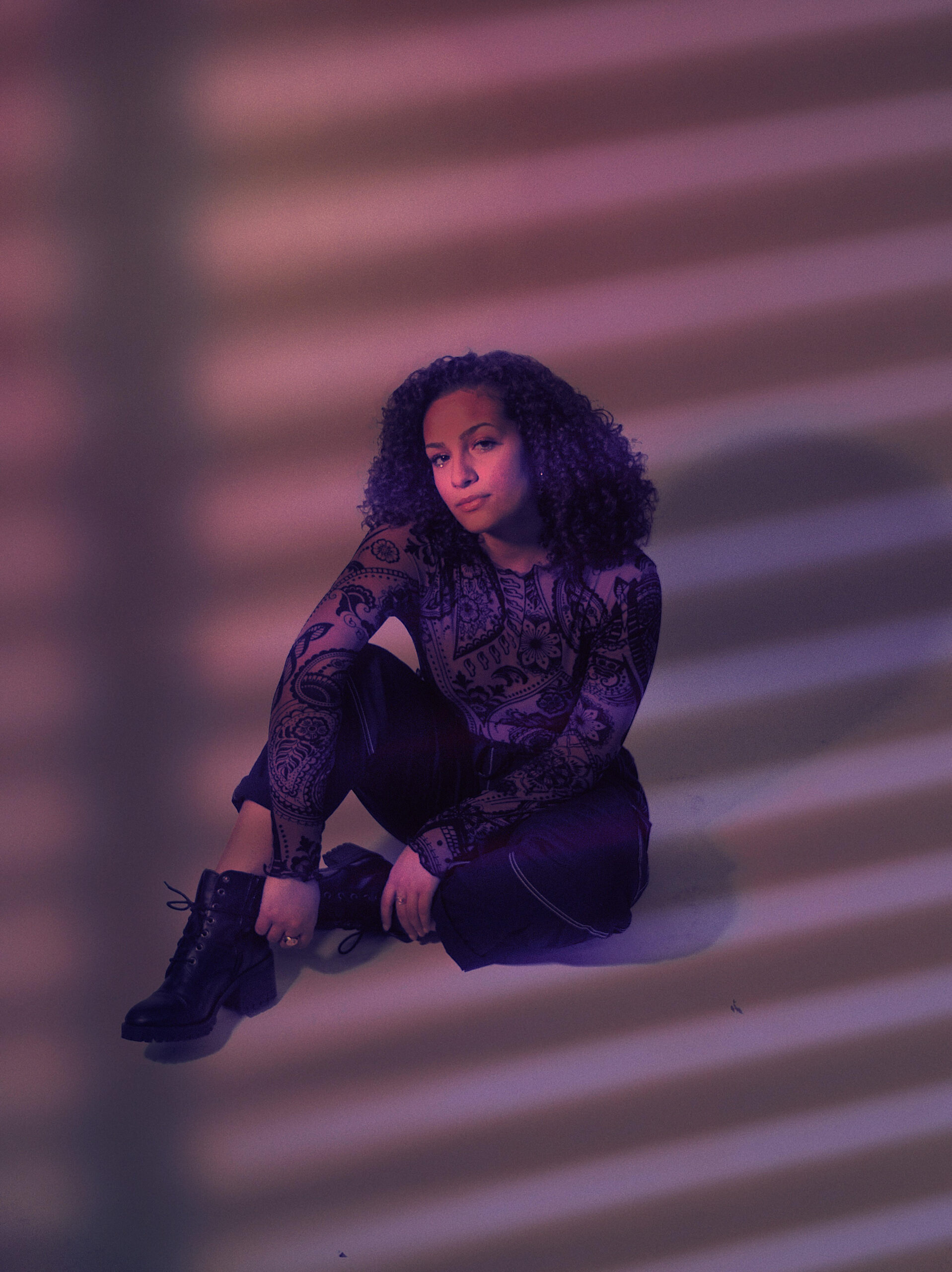 Shandelle Dazzles On Her First Ep "Introspection"