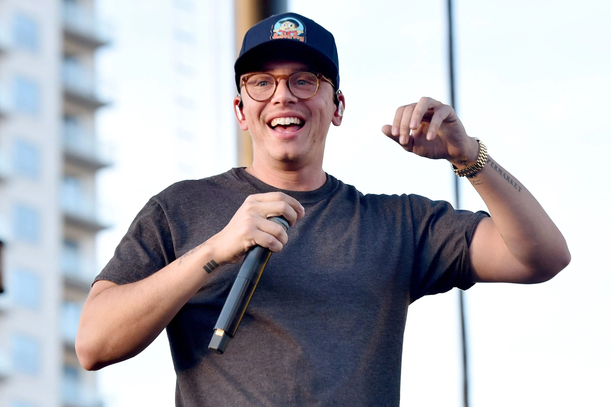 Logic Debuts Feel-Good 'Highlife' Video Starring Jay & Silent Bob