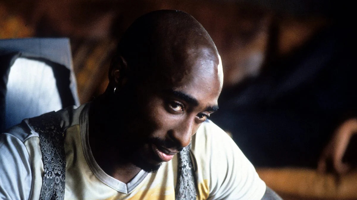 A STAR WILL BE AWARDED TO 2PAC ON THE HOLLYWOOD WALK OF FAME SOON.