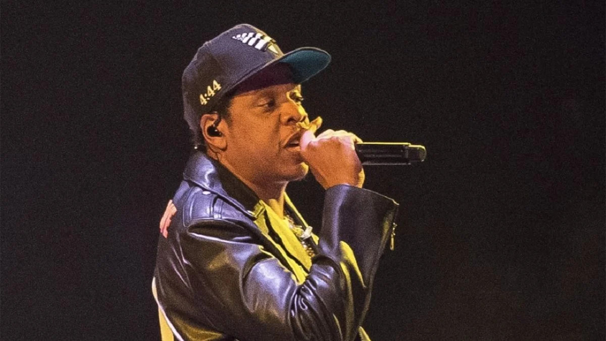 Jay-Z’s Visit To Chicago Soul Food Restaurant Boosts Business After 'Up & Down' Year