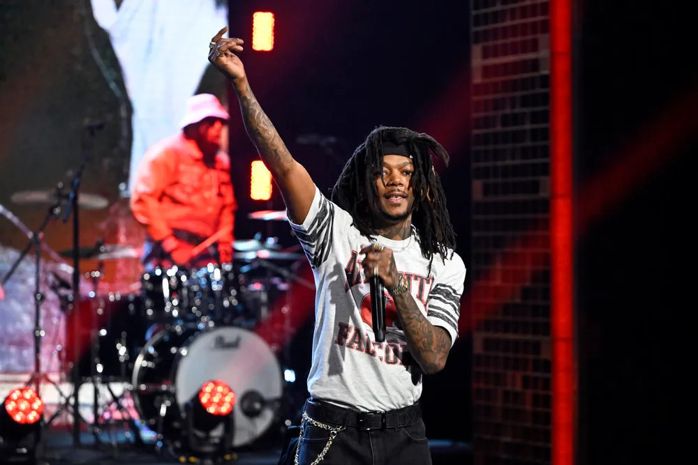 J.I.D. takes the stage on Jimmy Fallon, delivering a performance of "Surround Sound" and discussing his significant television appearance.