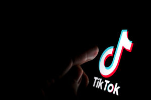 TikTok expands its artist analytics platform to 26 countries including the US and UK.