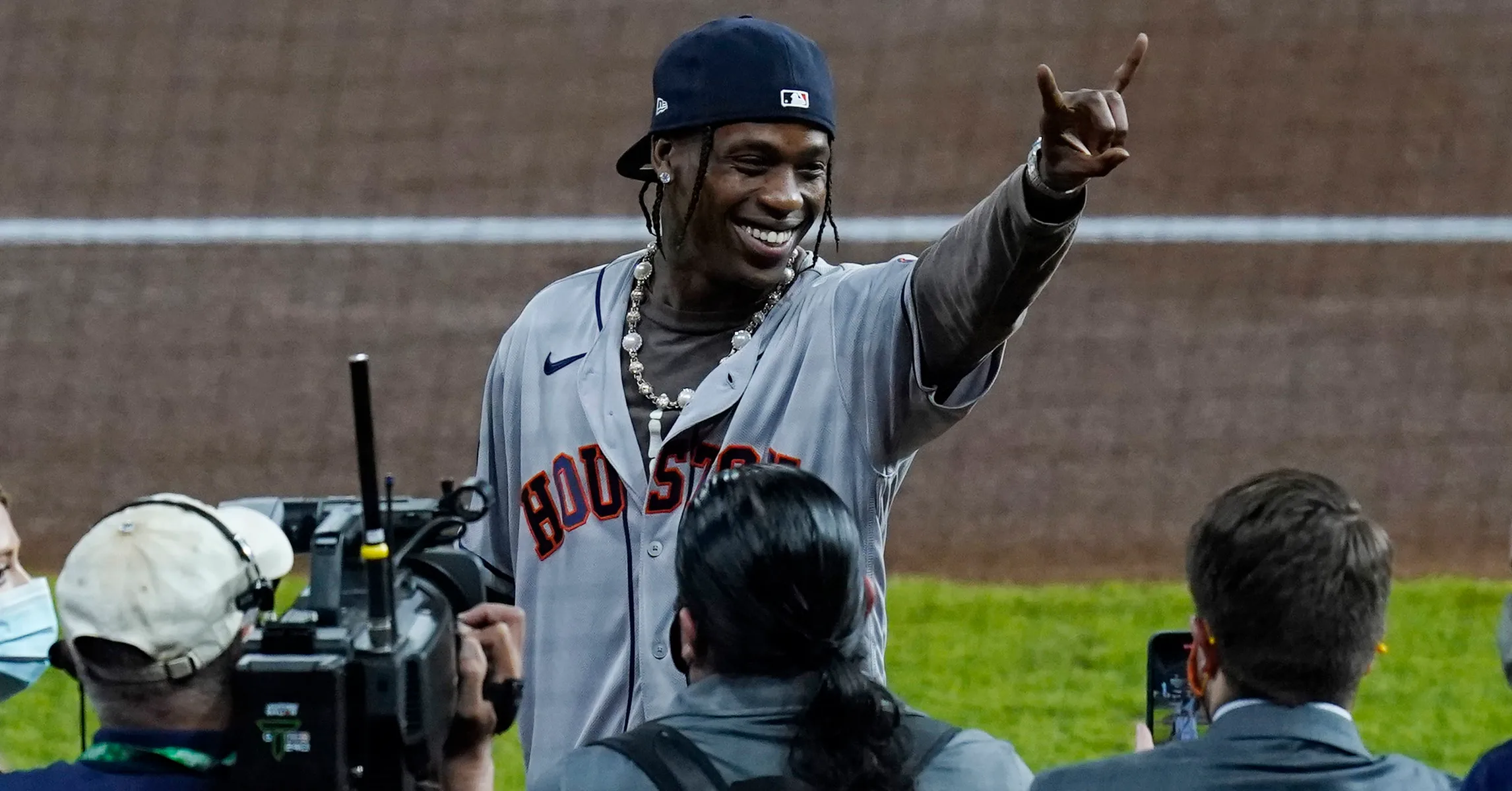 Travis Scott’s JACKBOYS 2 Debuts At No. 1 On Billboard 200 With Strong Sales And Streaming Numbers.