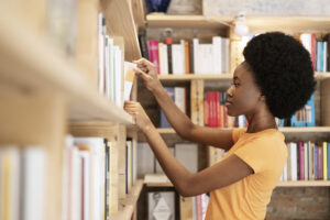 Zora’s Place Set to Become First Black Woman-Owned Bookstore in Evanston.