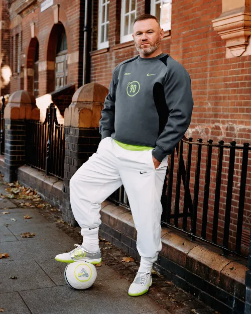 Palace x Nike Collection Launches October 31 With Total 90 III Release