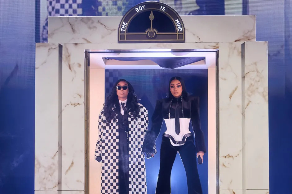 Brandy & Monica Bring Out Beyoncé, Jay-Z, and Rihanna During Sold-Out L.A. Shows on The Boy Is Mine Tour