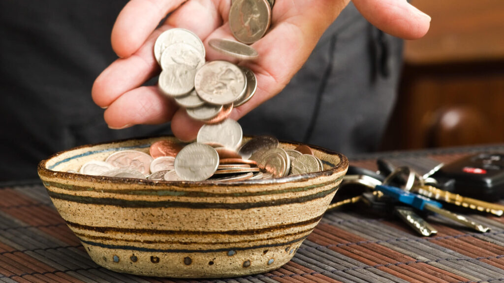 Turning Coins Into Cash: How Spare Change Can Add Up Fast