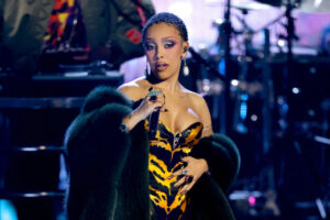 Doja Cat Honors Fan Behind Viral “Take Me Dancing” Trend During Perth Tour Stop